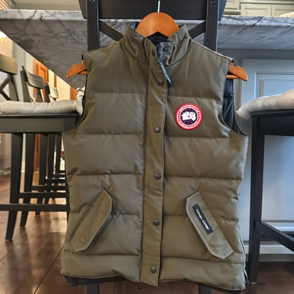 Canada Goose Freestyle vest size small